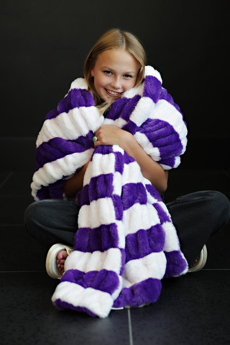 Soft Grape-Themed Cozy Throw Blanket