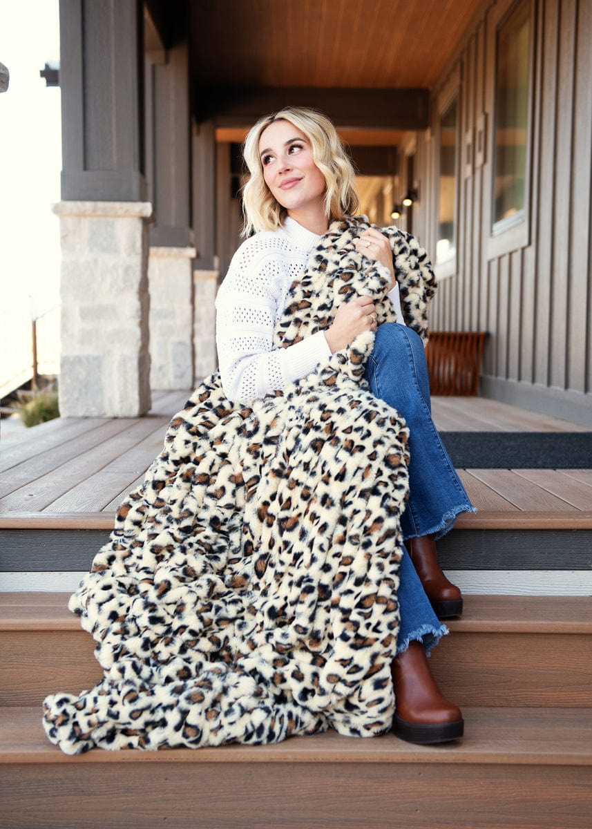Cozy Leo Hugs Blanket for Comfort